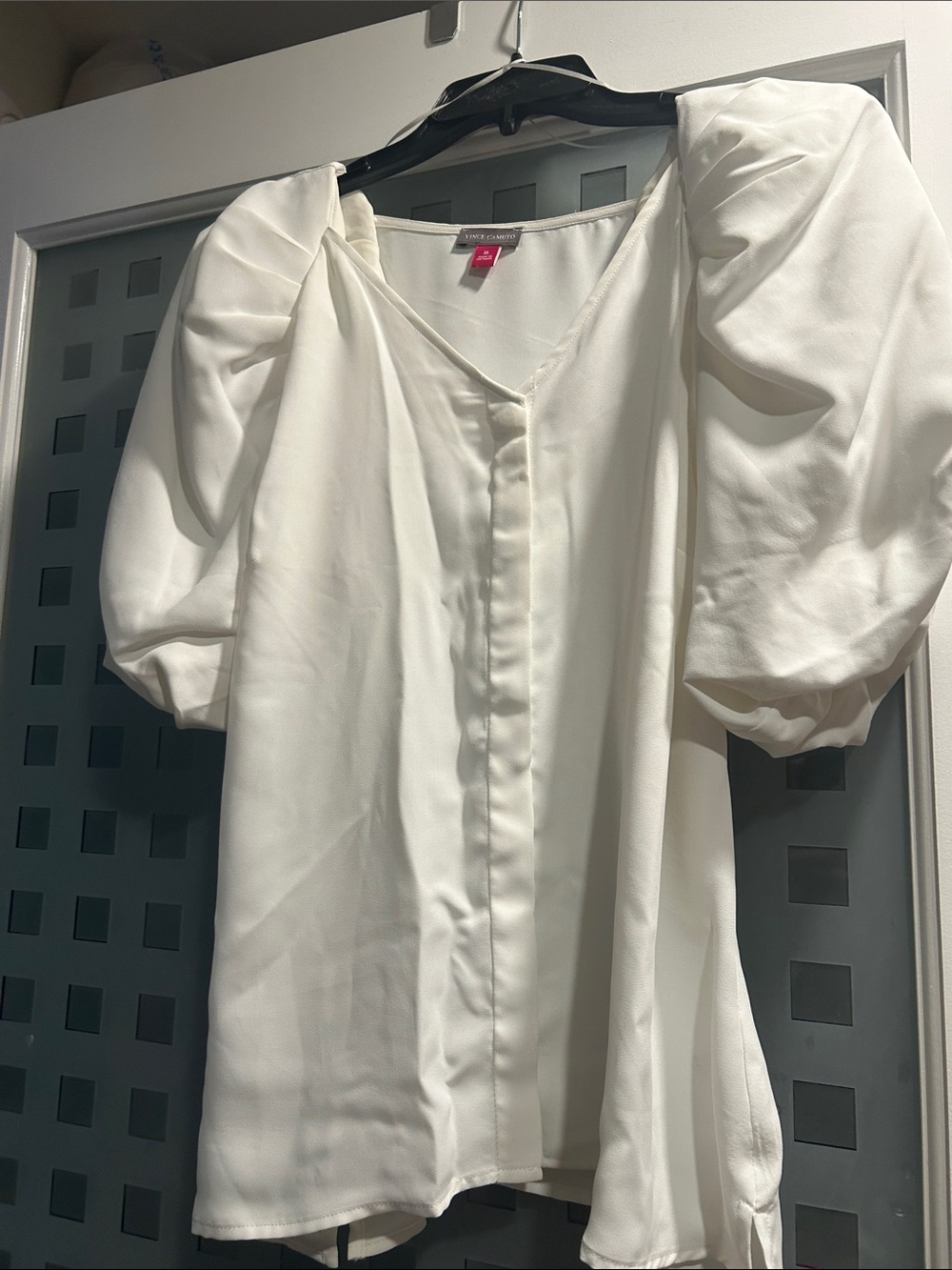 Vince Camuto White Puff-Sleeve V-Neck Blouse